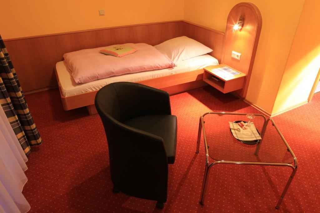 Hotel Kasserolle Siegburg Room photo