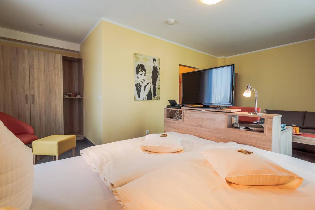 Hotel Kasserolle Siegburg Room photo